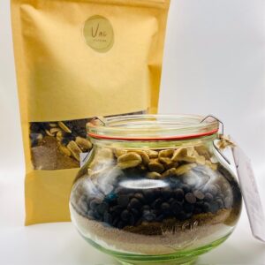Kit pour cookies chocolat noir et cacahuètes (8-10 cookies)